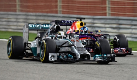 Hamilton és Vettel Bahreinben