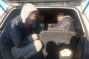 Embercsempészt, és migránsokat fogtak Kapuvár külterületén a soproni rendőrök